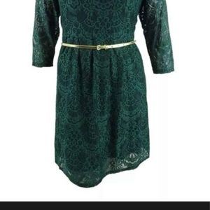LIKE NEW! Womans Dress in Forest Green with Lace Detail